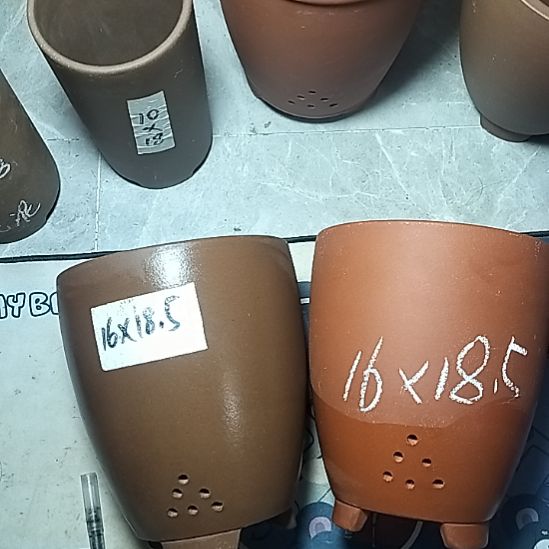 红泥紫泥三角两个花盆