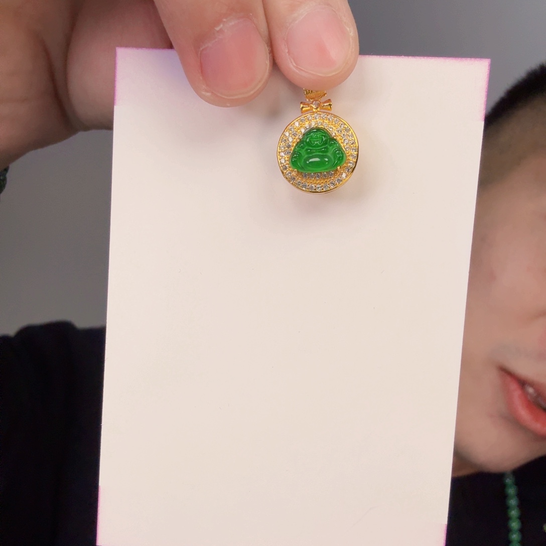 翡翠颈饰未镶嵌一件