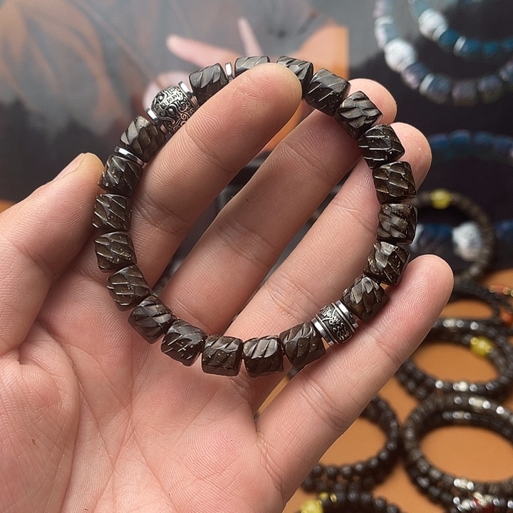 饿***殍手串椰蒂9✖️9龙鳞貔貅上上签