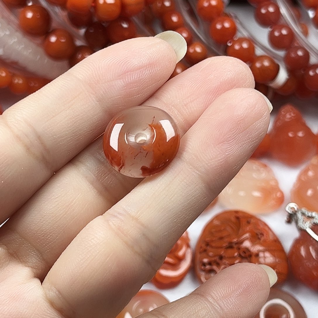 南红玛瑙未镶嵌珠宝奇石