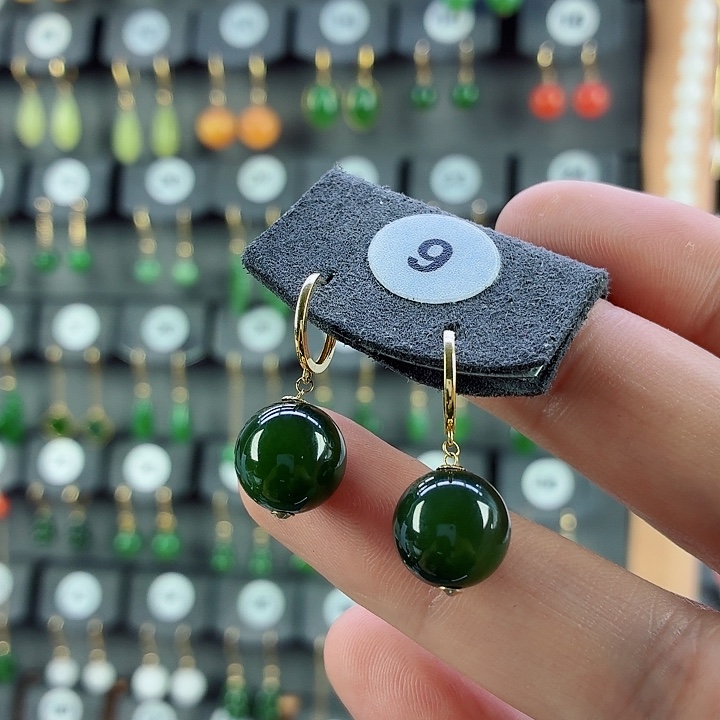 和田玉18K金镶嵌耳饰