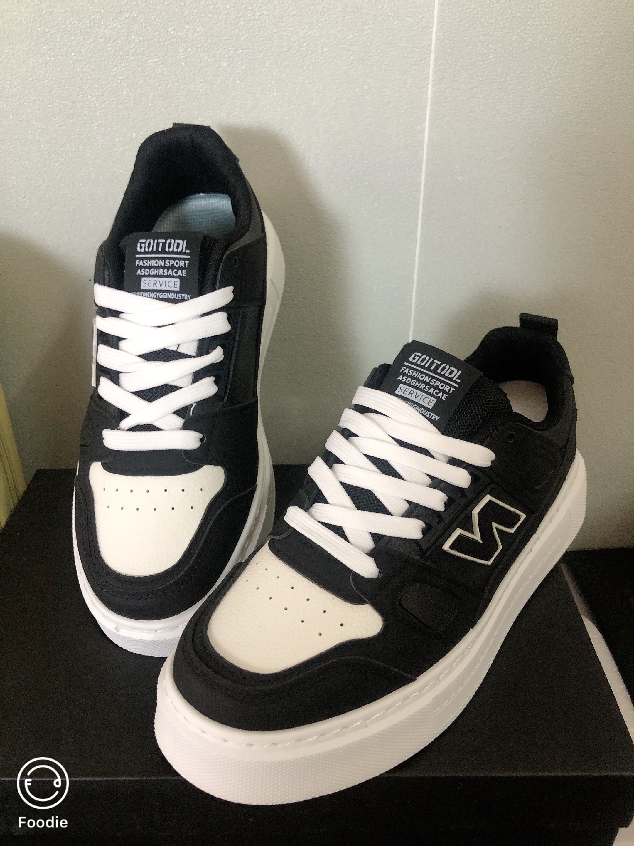 F8817男士时尚休闲熊猫春秋皮面运动板鞋