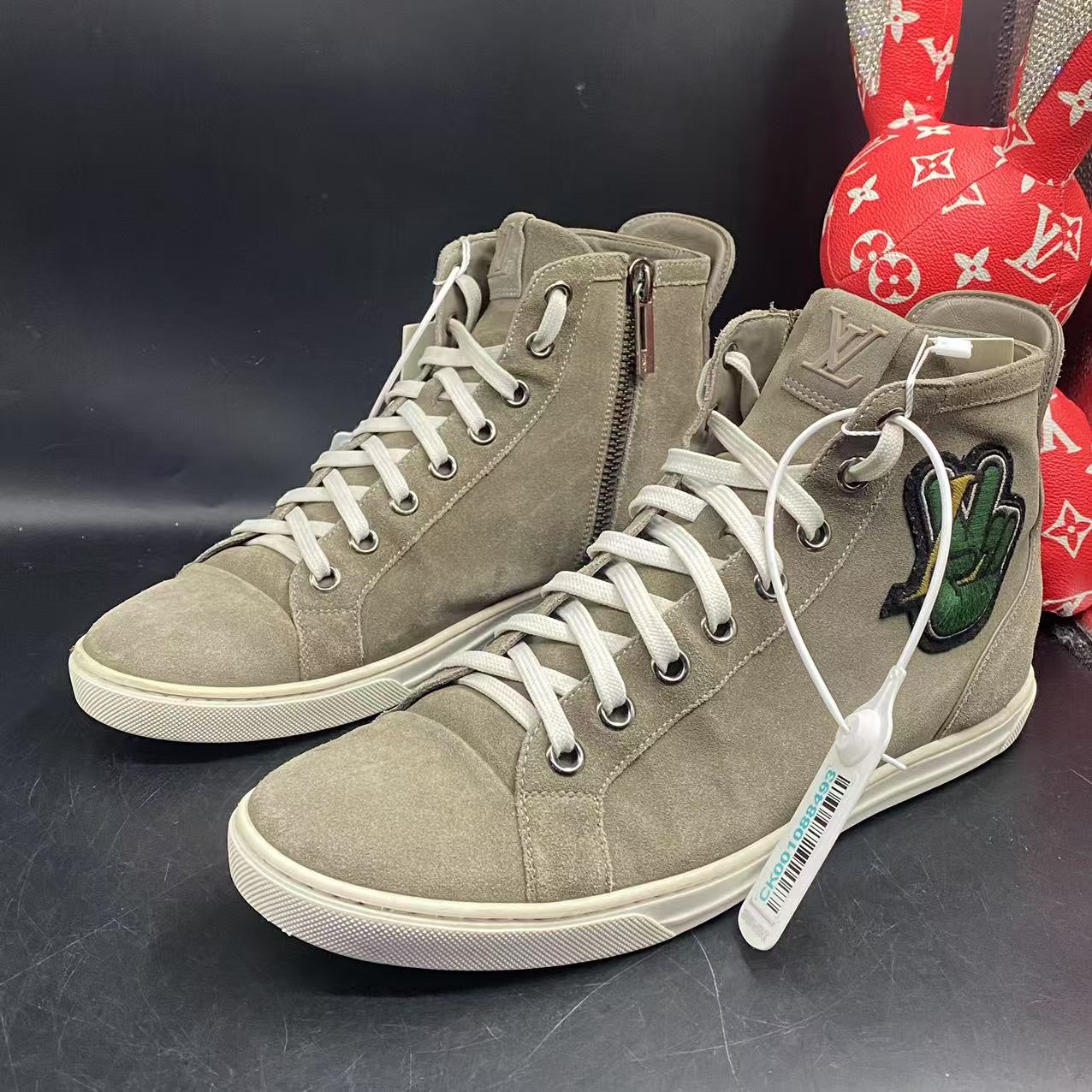 95新 LouisVuitton/路易威登 卡其色比耶高帮板鞋41.5欧码ddm2171