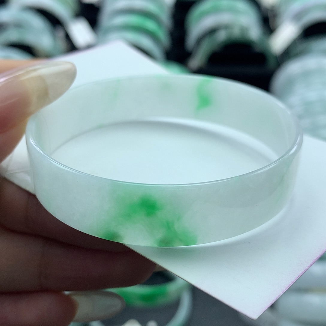 未镶嵌手镯翡翠公主