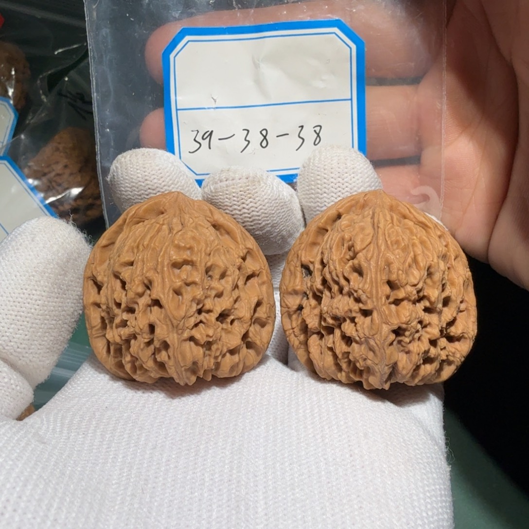 文玩核桃吊坠南疆39