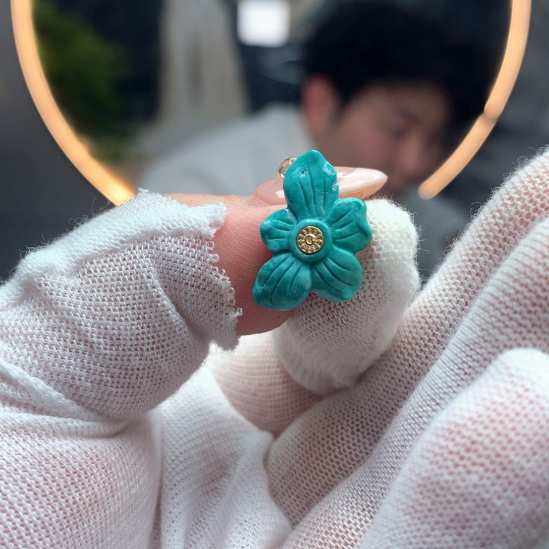绿松石未镶嵌挂件
