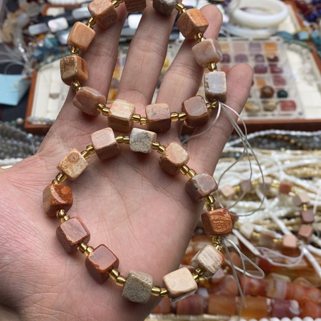 玛瑙/玉髓未镶嵌珠宝半成品一条纯天然珊瑚玉方糖手链