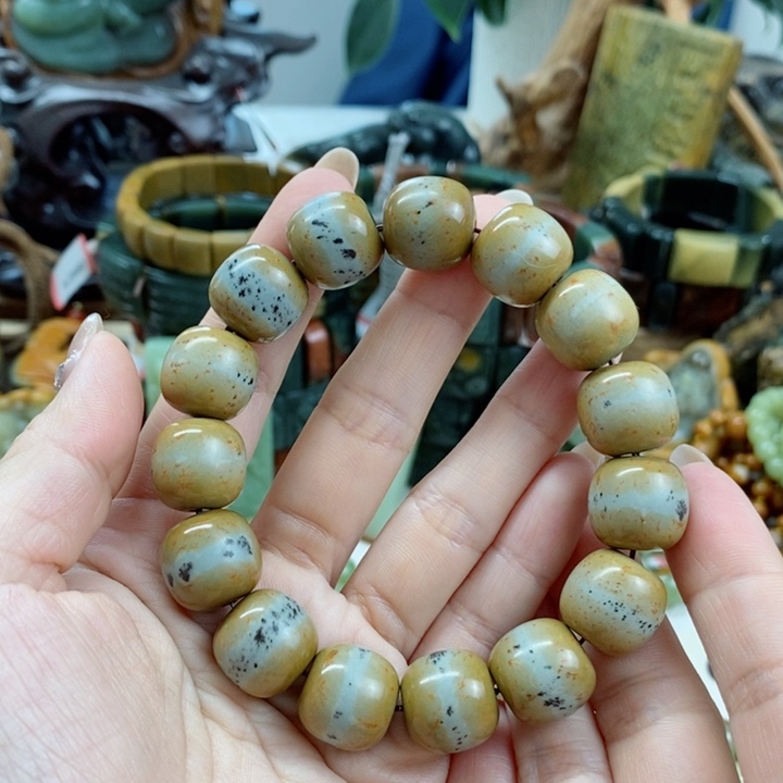 未镶嵌透闪石质玉手链