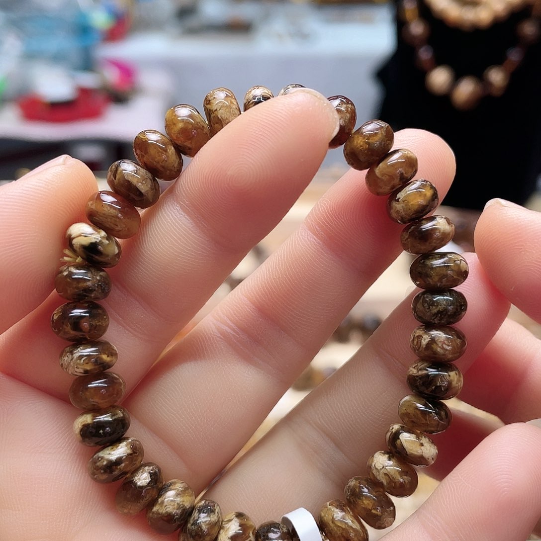 琥珀裸石未镶嵌八10758