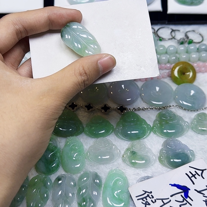 翡翠未镶嵌颈饰翡翠