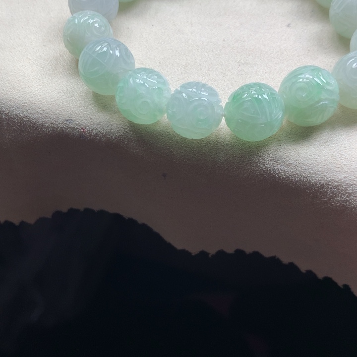 翡翠颈饰未镶嵌吊坠