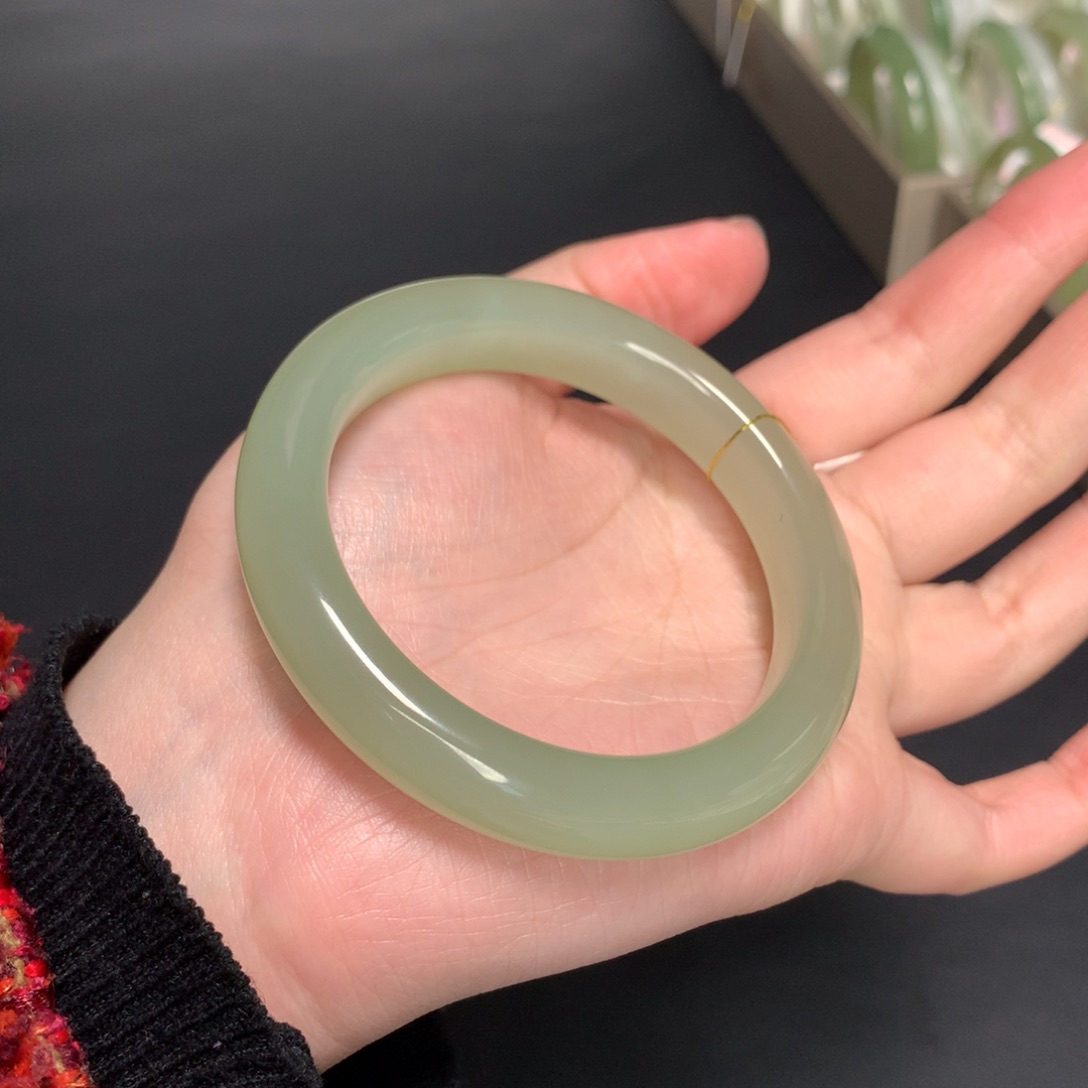 和田玉手镯未镶嵌56