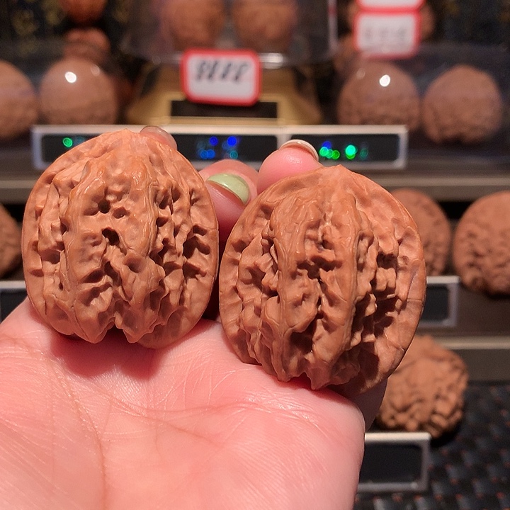 文玩核桃把件磐石