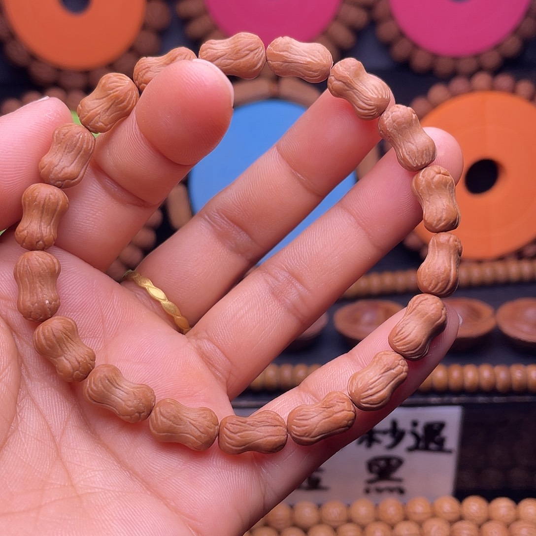 三***岁桃核吊坠秦岭龙纹桃核小棒骨