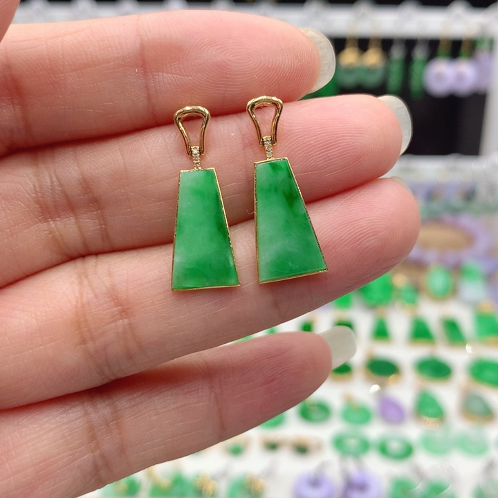 翡翠18K金镶嵌耳饰