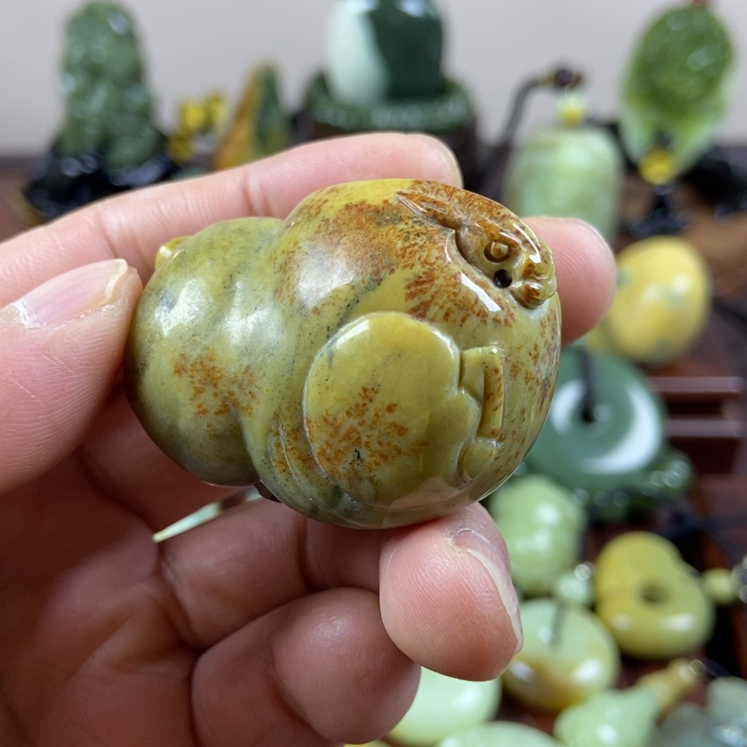 岫岩河磨玉（透闪石质玉）未镶嵌珠宝奇石