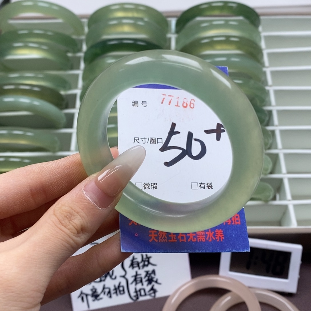 蛇纹石玉手镯未镶嵌