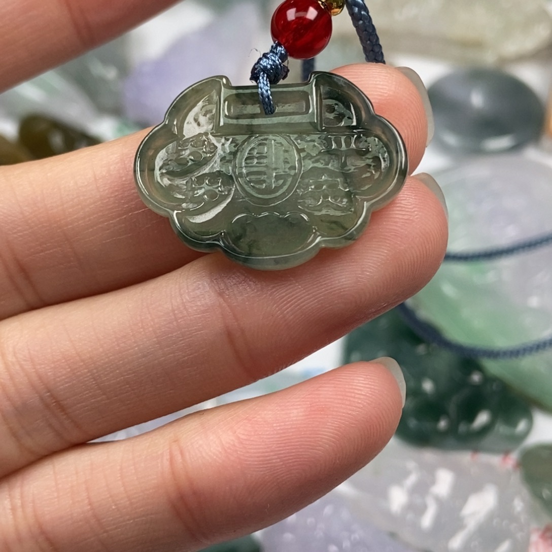 用***1翡翠未镶嵌颈饰翡翠