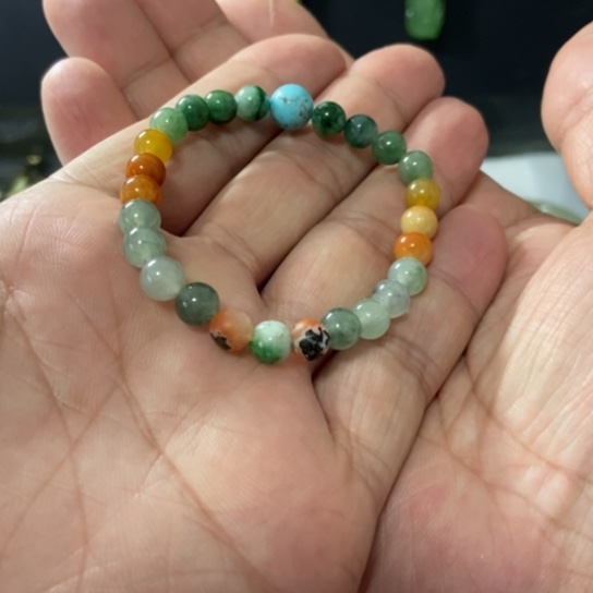 喂***兔翡翠未镶嵌手串有瑕