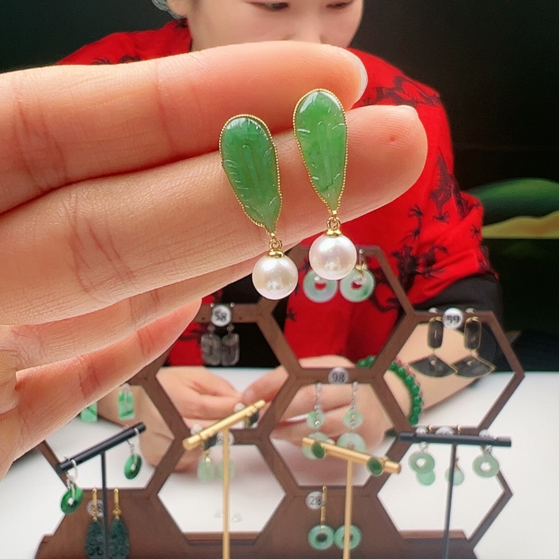 翡翠耳饰18K金镶嵌天然翡翠