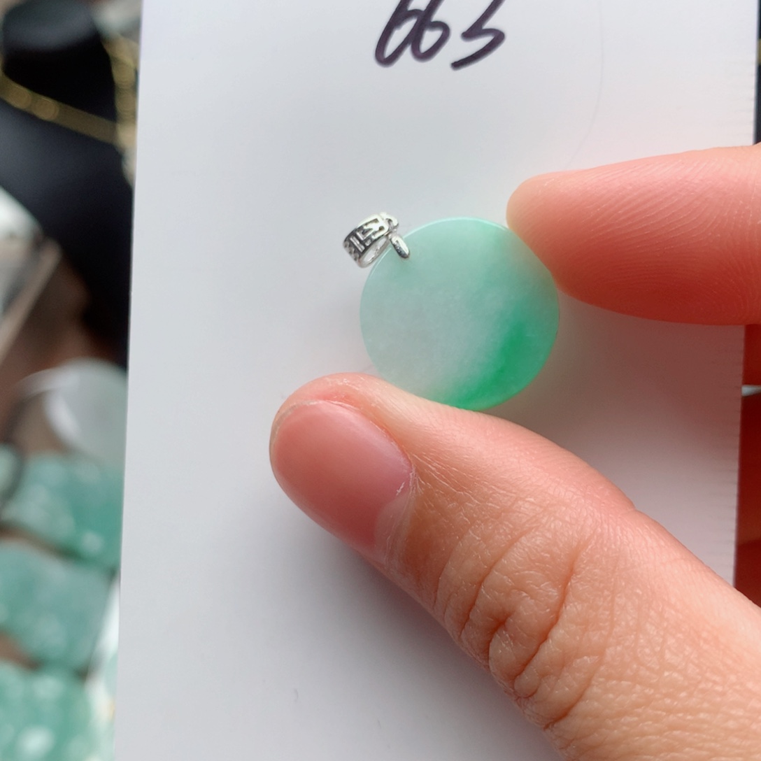 翡翠颈饰银S925镶嵌吊坠