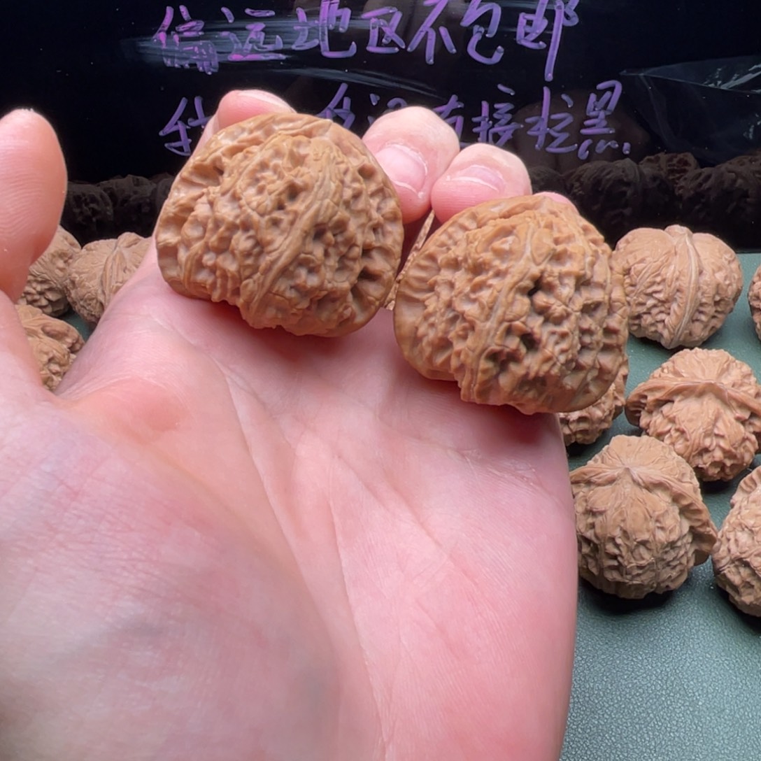 把件核桃39全品三角白