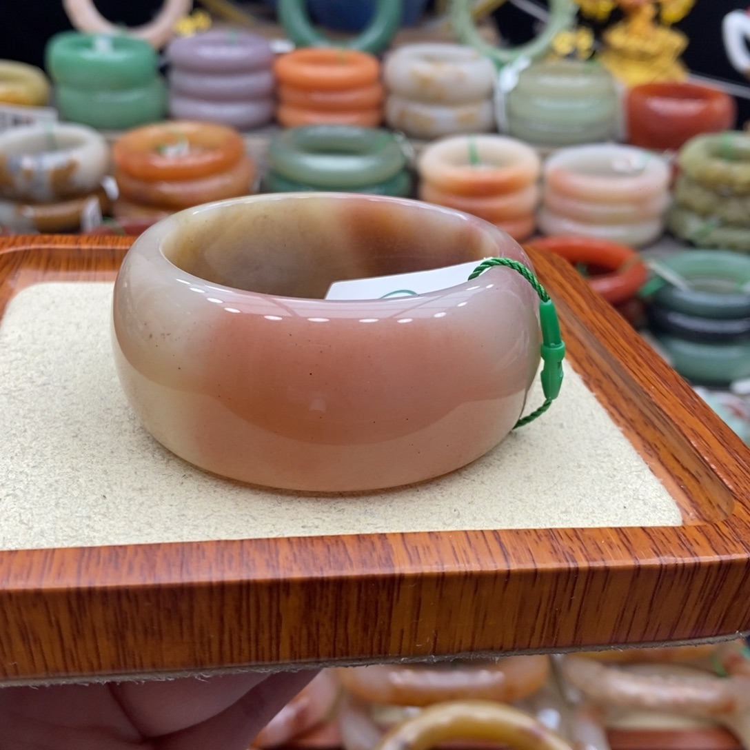 石英质玉未镶嵌手镯