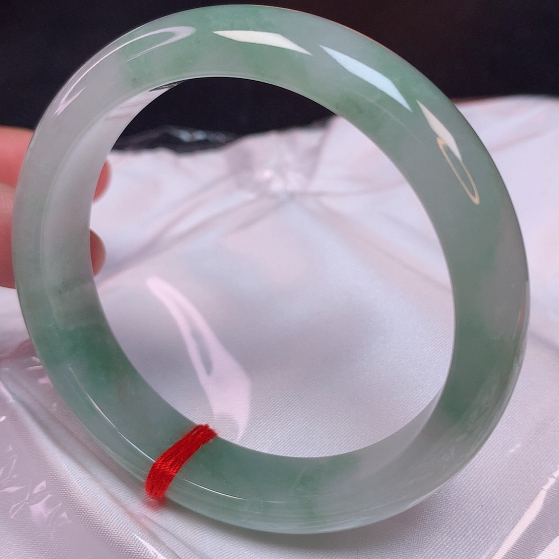 翡翠手镯未镶嵌地****友56