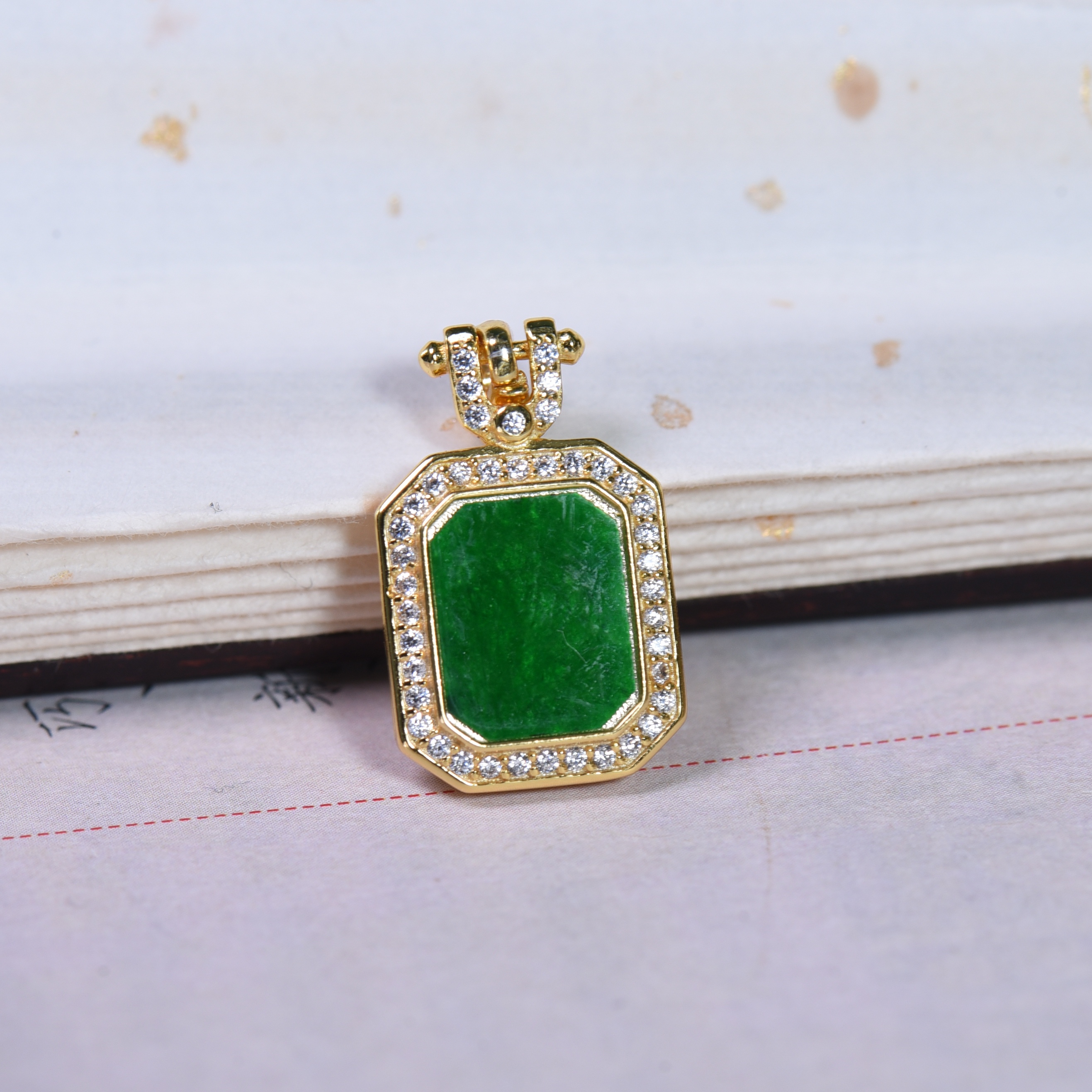 天然翡翠银镶嵌吊坠设计款