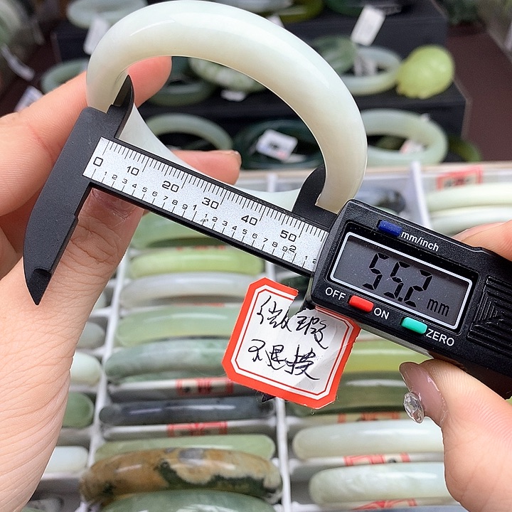 蛇纹石玉手镯未镶嵌838