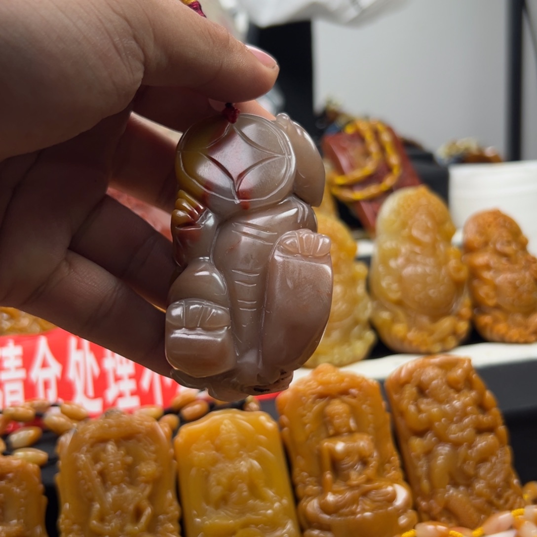 石英质玉（黄龙玉）未镶嵌多选发其一
