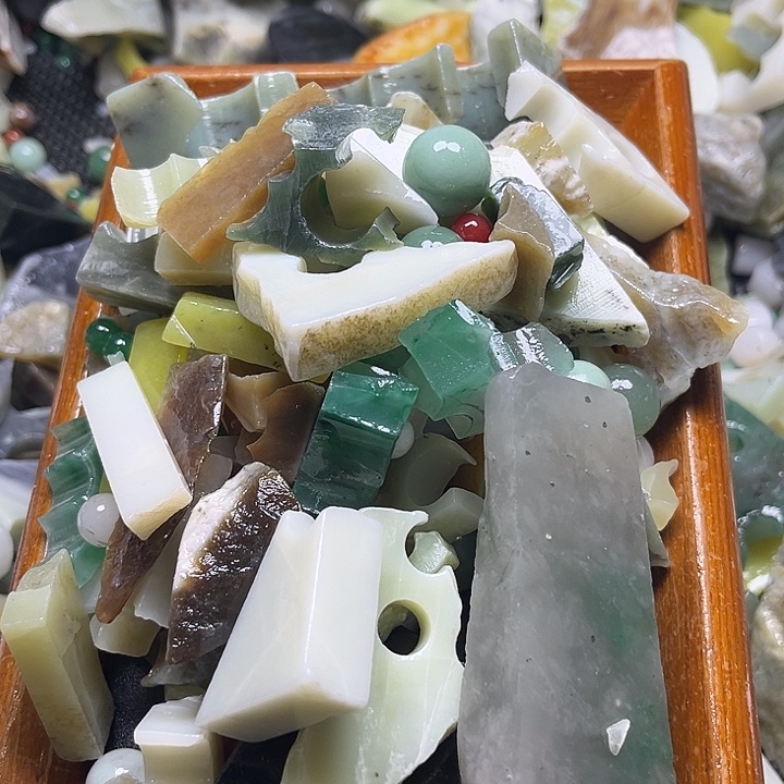 和田玉9K金镶嵌珠宝奇石婉*