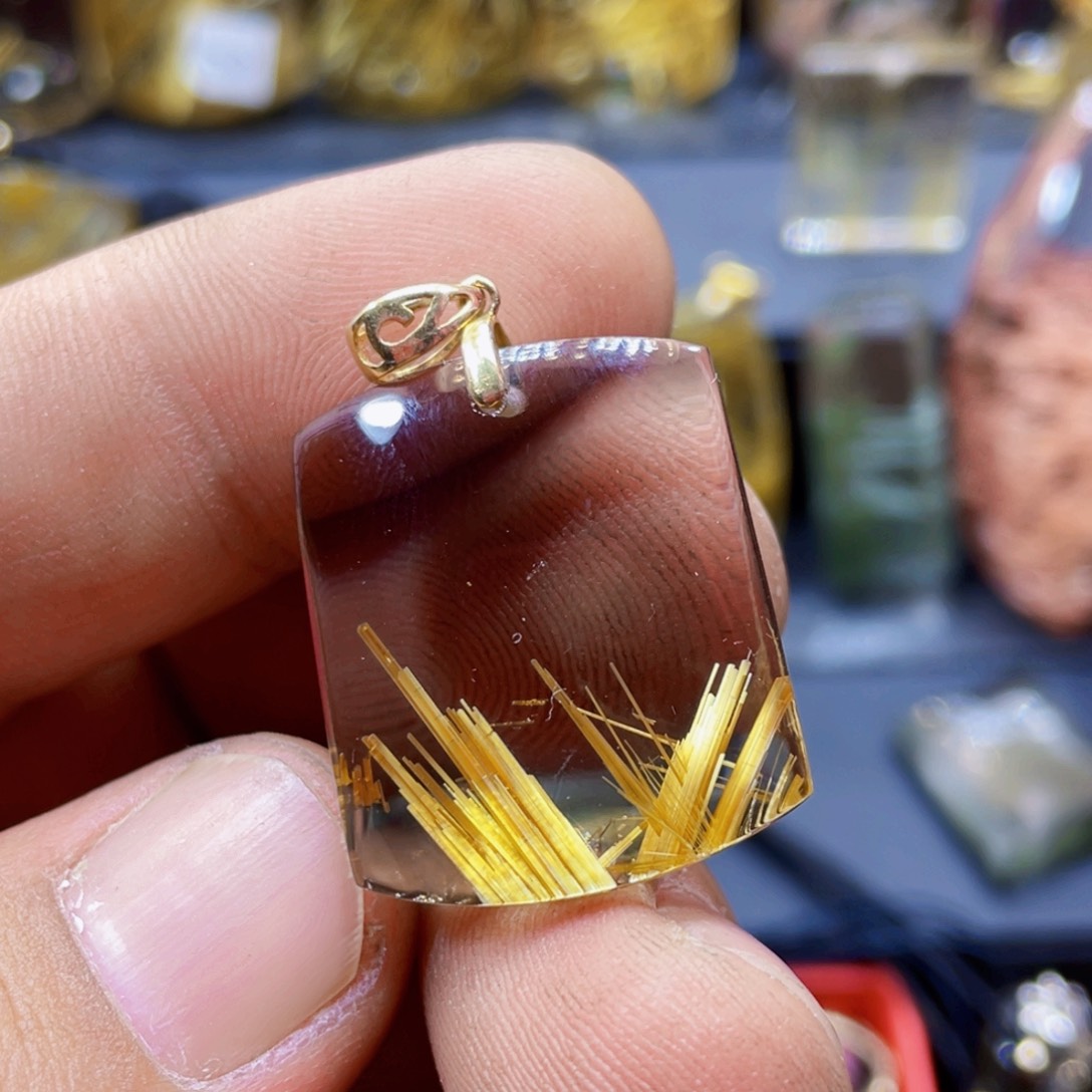 未镶嵌颈饰水晶九