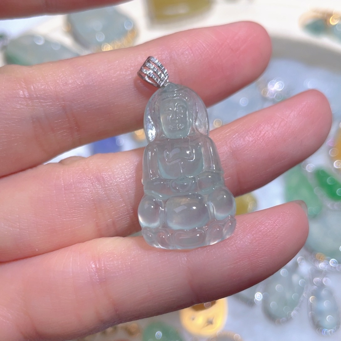 翡翠颈饰18K金镶嵌翡翠