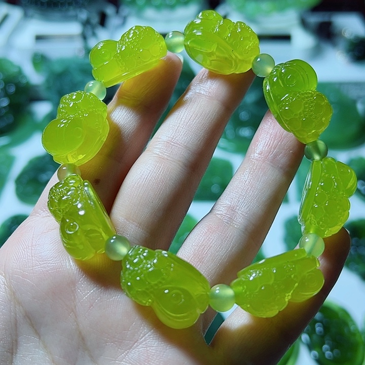 未镶嵌蛇纹石玉手链