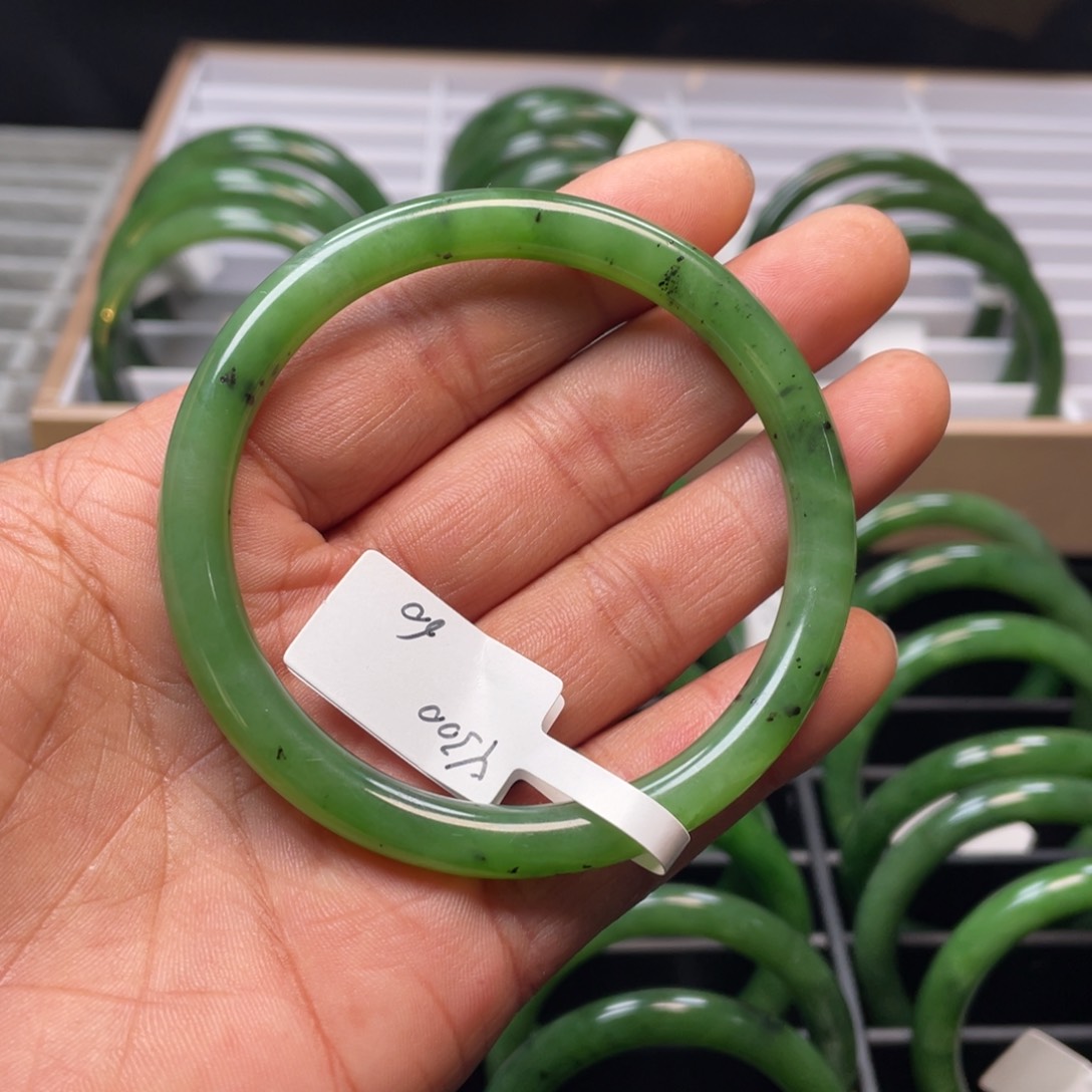 和田玉（碧玉）手镯未镶嵌