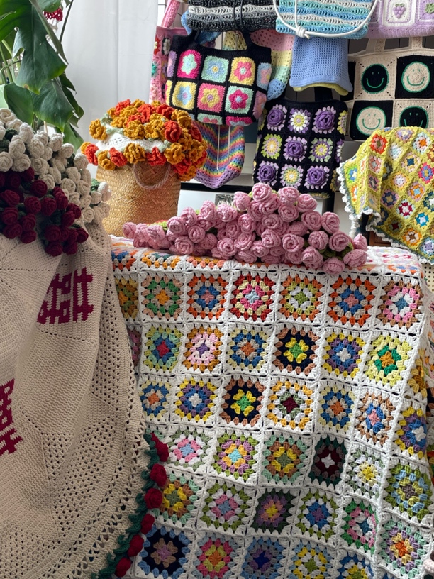 【成品】手工钩织毛线毯子专拍祖母格毯子玫瑰花束毯子 拍前要告知