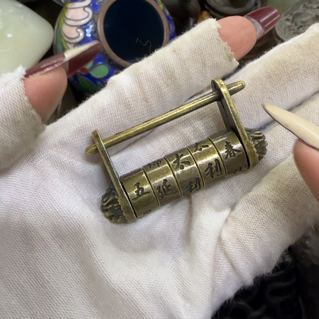 张***玮好想和她谈心聊嗯