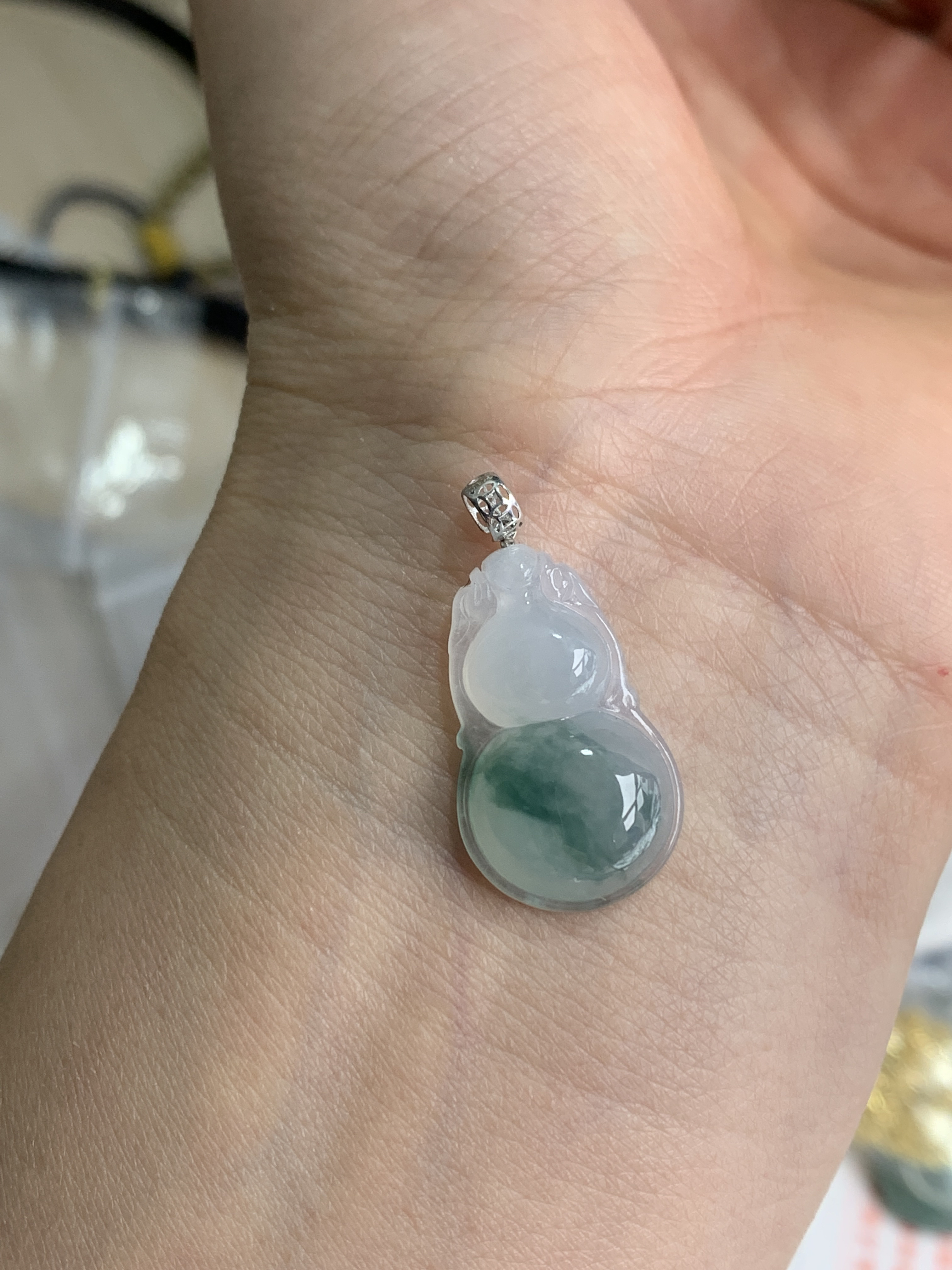 天然缅甸翡翠A货冰种飘花葫芦福禄吊坠尺寸22*13.3*5.8雕刻气质