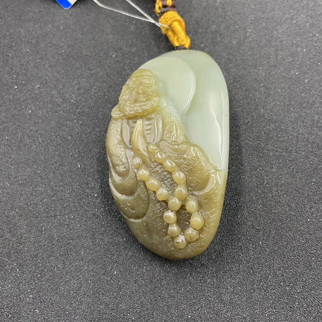 BY0115FLSF256 和田玉达摩挂件