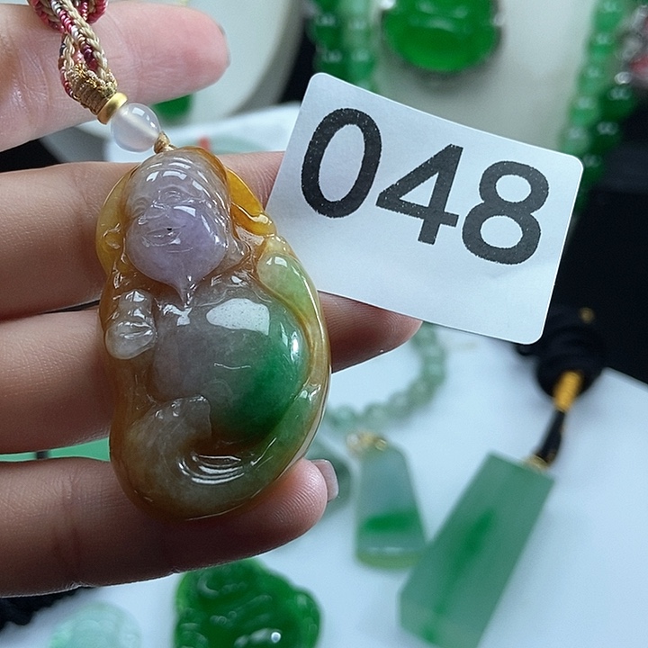 翡翠未镶嵌吊坠(赠链)