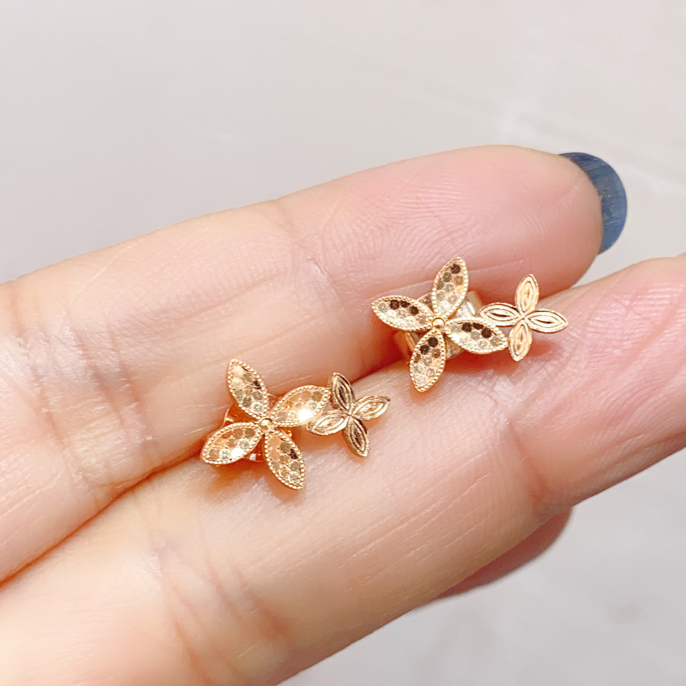 18K 时尚气质耳钉2.11克