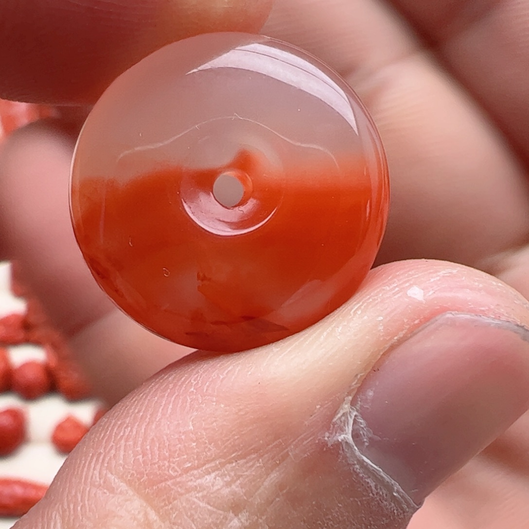 南红玛瑙配饰未镶嵌