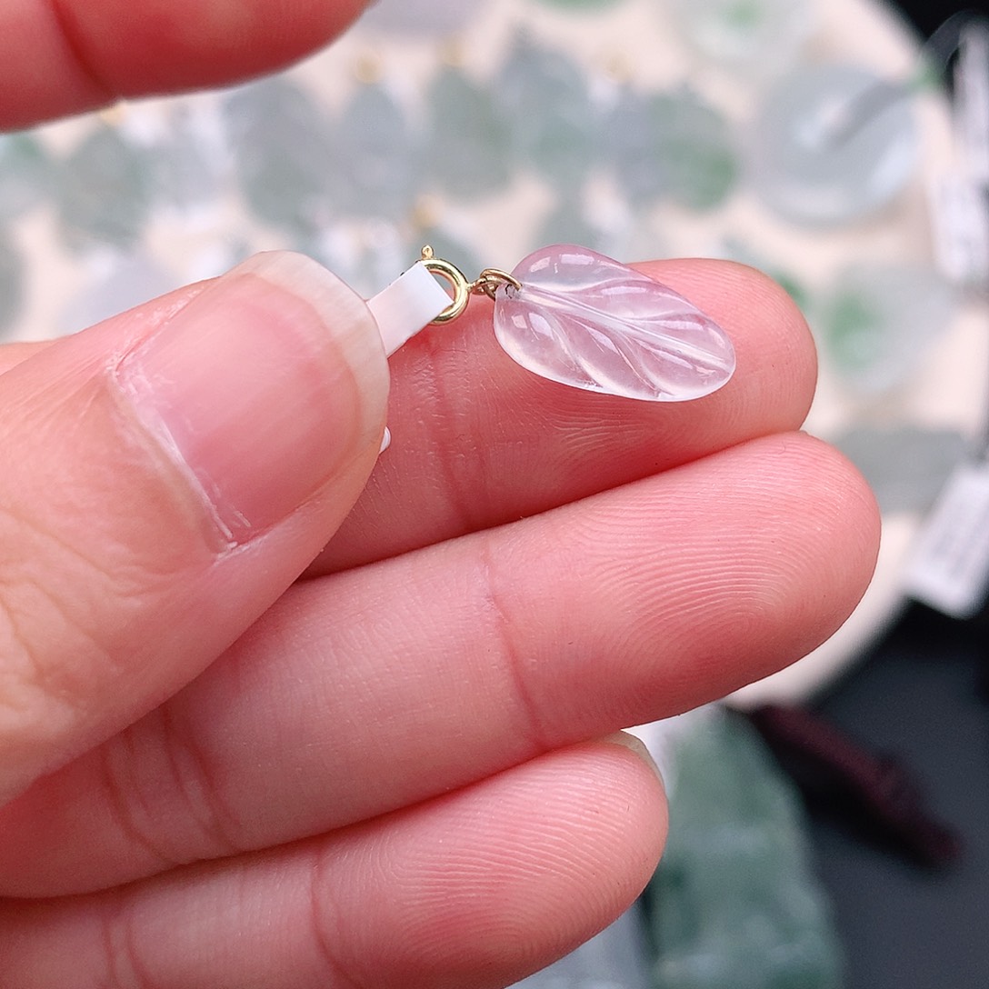 翡翠颈饰18K金镶嵌高冰小叶子