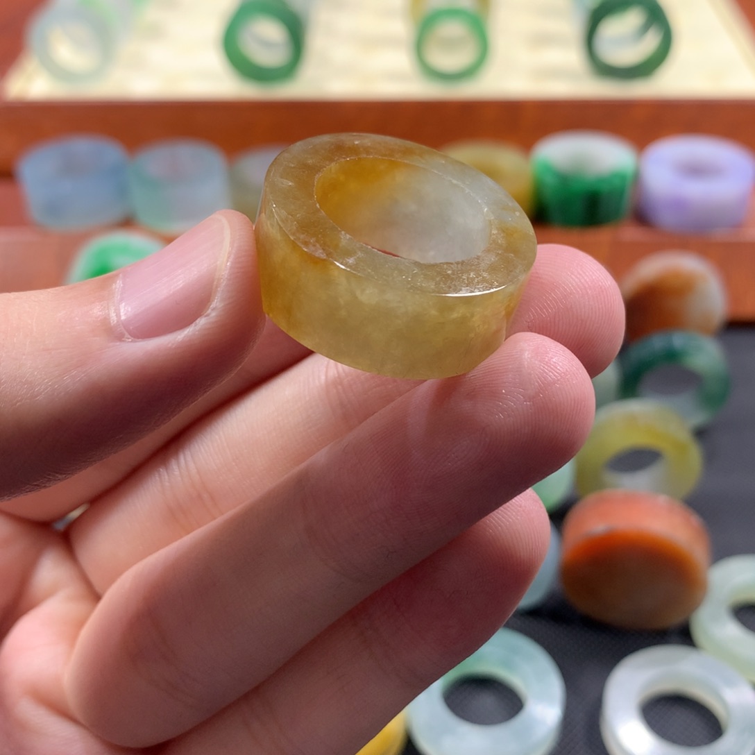 定制翡翠未镶嵌游*