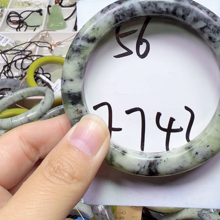 未镶嵌蛇纹石玉手镯