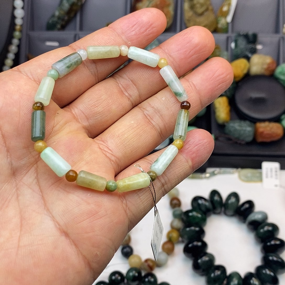 翡翠手串未镶嵌随行