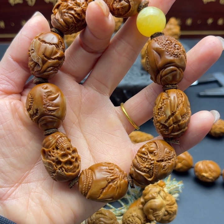 乖***虎橄榄核吊坠暴徒2.1