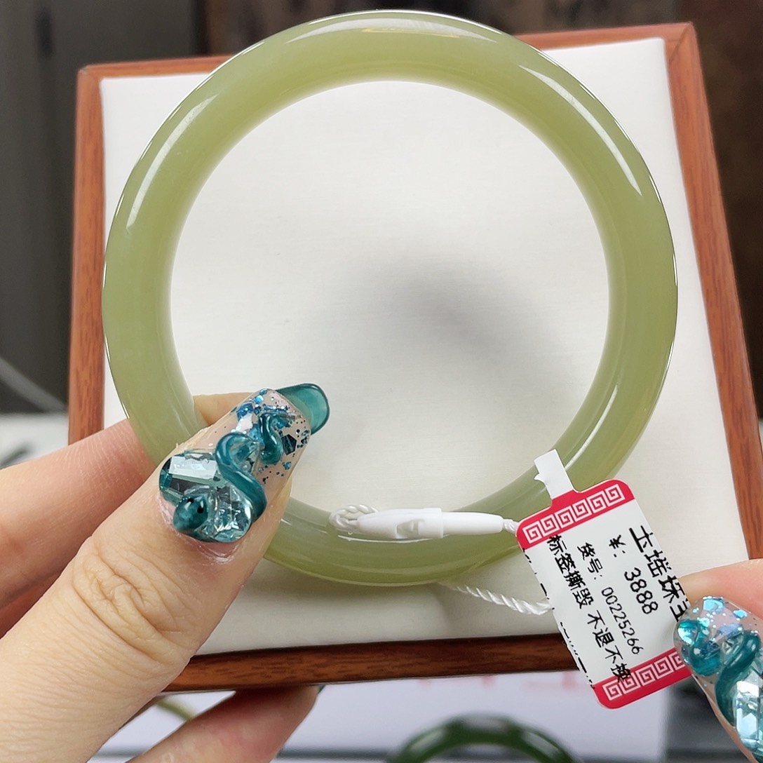 和田玉手镯未镶嵌下*好