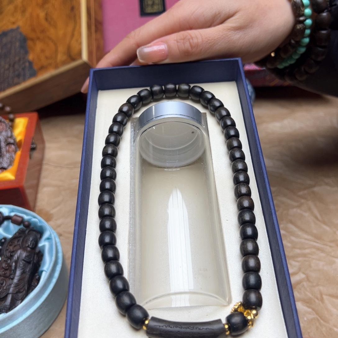 大叶紫檀（黑酸枝木类）